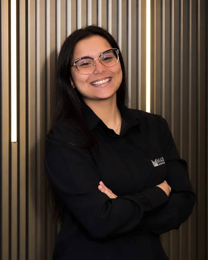Bianca, sales assistant at Mais Incorporadora